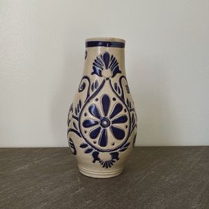 Williamsburg Restoration Blue Scratch Glaze Jug